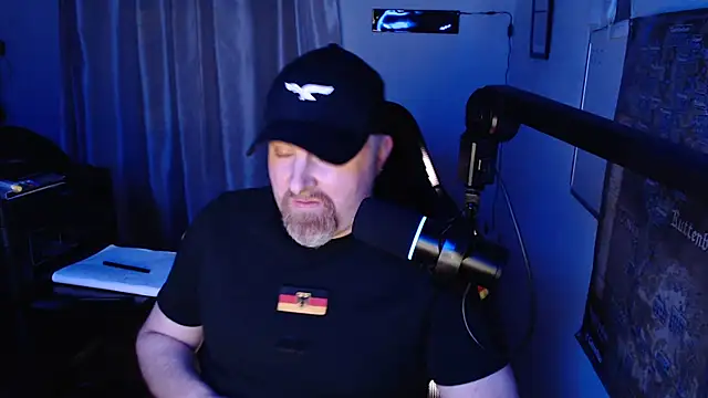 Snapshot of DerPornoPete chatting on March 20, 2025, 12:30 am DerPornoPete online show from March 20, 2025, 12:30 am