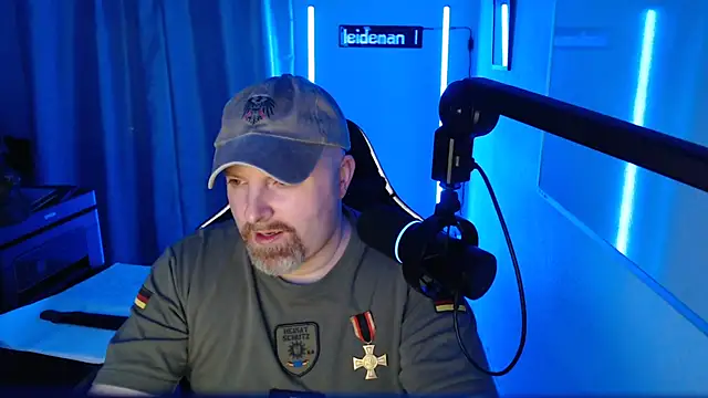 Snapshot of DerPornoPete chatting on September 10, 2025, 9:37 pm DerPornoPete online show from September 10, 2025, 9:37 pm