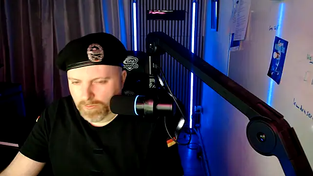 Snapshot of DerPornoPete chatting on May 17, 2026, 2:31 am DerPornoPete online show from May 17, 2026, 2:31 am
