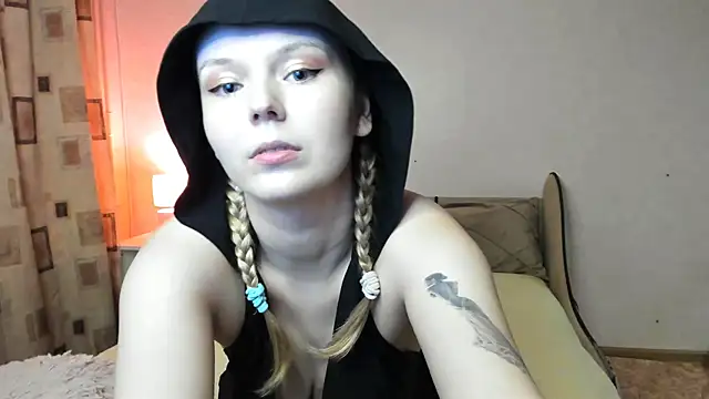 Vivian Davis online show from March 4, 2025, 6:07 pm