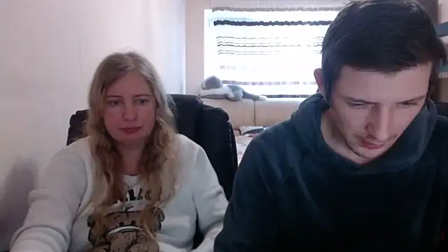 PeterAndJen online show from March 9, 2025, 9:46 am