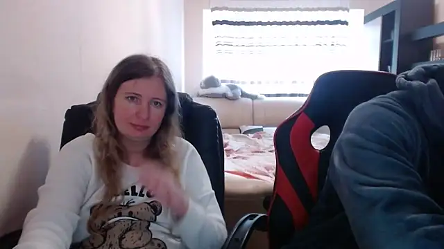 PeterAndJen online show from March 12, 2025, 9:23 am