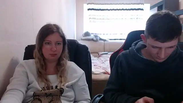 PeterAndJen online show from March 12, 2025, 3:40 pm