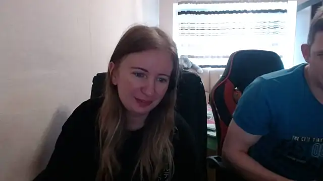 PeterAndJen online show from September 9, 2025, 5:07 am