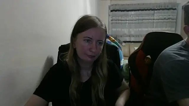 PeterAndJen online show from September 19, 2025, 6:52 pm