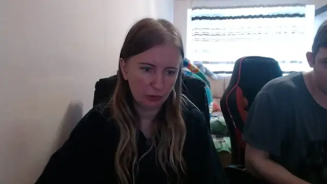 PeterAndJen online show from September 20, 2025, 6:58 am