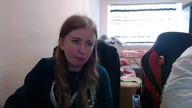 PeterAndJen online show from November 1, 2025, 8:16 am