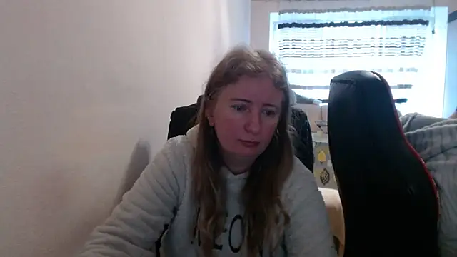 PeterAndJen online show from February 19, 2026, 6:26 pm