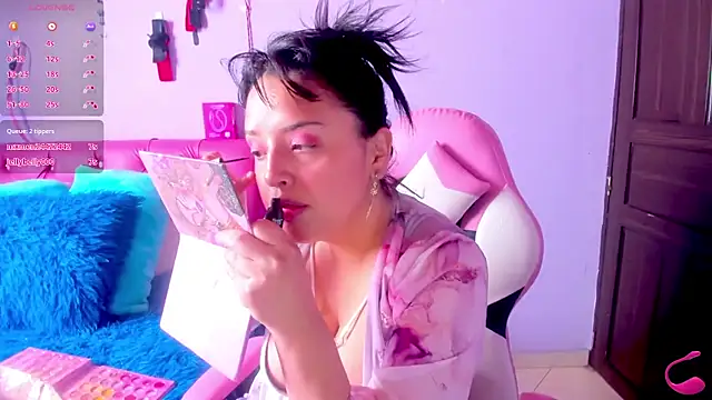 crissn0707 online show from November 23, 2025, 12:16 pm