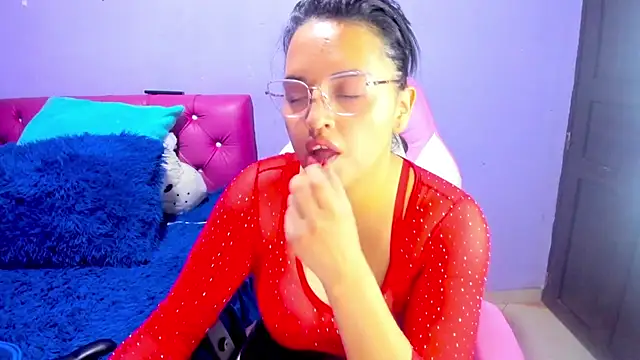 crissn0707 online show from March 28, 2026, 12:21 am