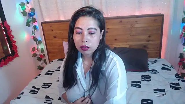 NikkieMilky online show from April 8, 2026, 6:35 am