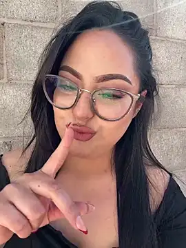 MileyGia online show from February 6, 2026, 9:51 pm