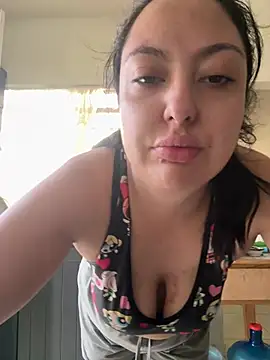 MileyGia online show from July 25, 2026, 3:09 pm