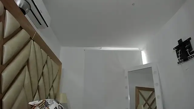 briana wonder69xxx online show from April 20, 2026, 2:31 pm