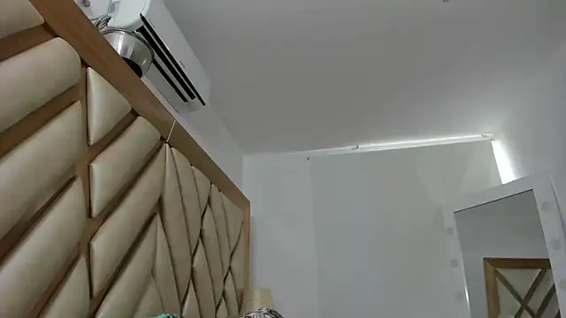 briana wonder69xxx online show from April 21, 2026, 2:45 pm