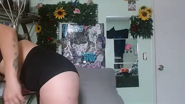 Snapshot of Yescuhh420 chatting on November 27, 2025, 8:22 pm Yescuhh420 online show from November 27, 2025, 8:22 pm