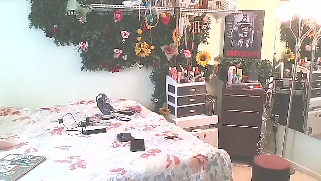 Snapshot of Yescuhh420 chatting on March 17, 2026, 8:01 pm Yescuhh420 online show from March 17, 2026, 8:01 pm