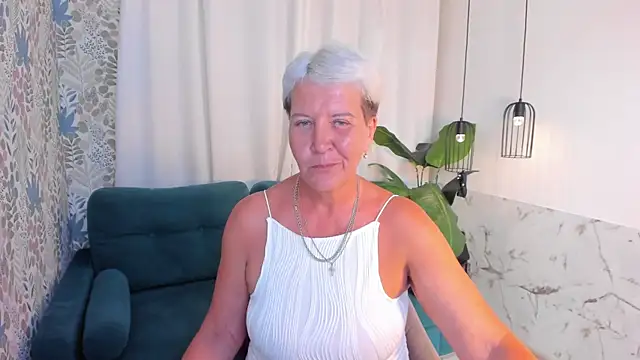 Snapshot of KathySunn chatting on July 17, 2026, 2:13 pm KathySunn online show from July 17, 2026, 2:13 pm