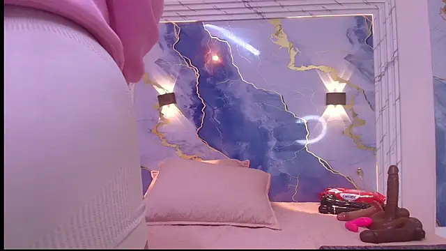 lorrayne  online show from October 17, 2025, 12:08 pm