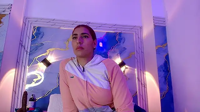 lorrayne  online show from November 29, 2025, 12:19 pm