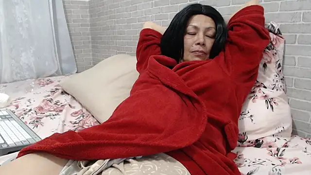 sweet luana online show from March 12, 2026, 5:24 am