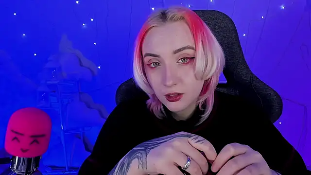 AsheLucker online show from February 15, 2025, 5:17 pm