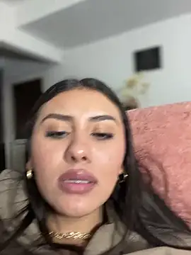 Ambar pe  online show from January 5, 2025, 3:32 am