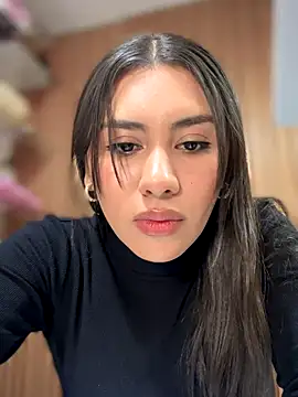 Ambar pe  online show from September 9, 2025, 9:14 pm