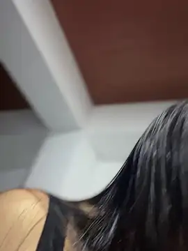 Ambar pe  online show from December 21, 2025, 2:51 am