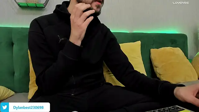 Dylan Best online show from November 19, 2025, 10:54 pm