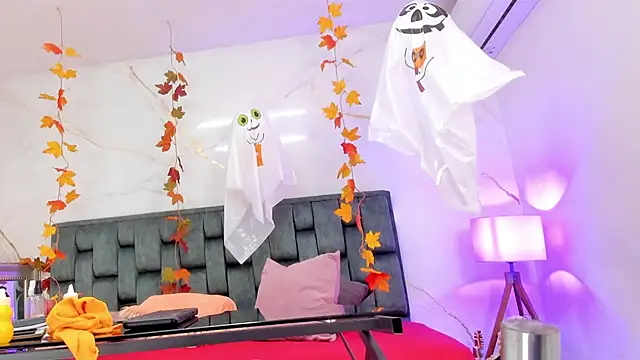 IsiisLovei online show from October 30, 2025, 2:51 pm