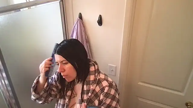 HYPHYtype online show from November 4, 2025, 10:20 pm