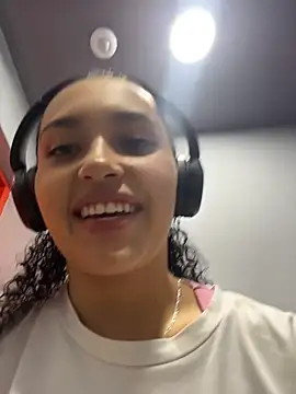 Snapshot of Lucy_Marin chatting on May 21, 2026, 4:25 pm Lucy Marin online show from May 21, 2026, 4:25 pm