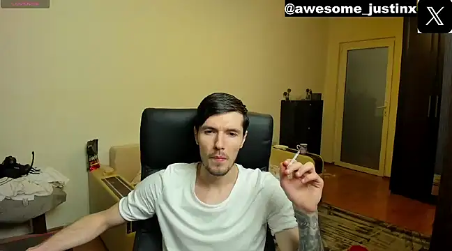 awesomejustin online show from December 3, 2024, 1:43 pm