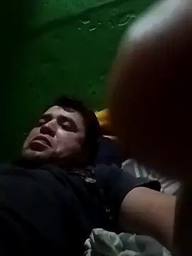 Deividsuarez11123 online show from April 29, 2026, 3:54 am