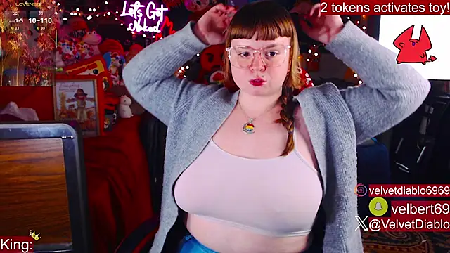 VelvetDiablo online show from November 18, 2025, 12:16 am