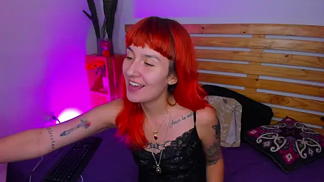 Snapshot of MaryJaneDove chatting on February 26, 2025, 5:28 pm MaryJaneDove online show from February 26, 2025, 5:28 pm