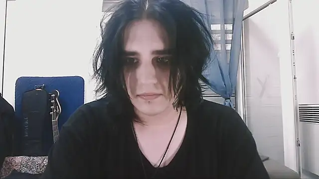 Snapshot of sademobeer chatting on August 7, 2026, 3:47 pm sademobeer online show from August 7, 2026, 3:47 pm