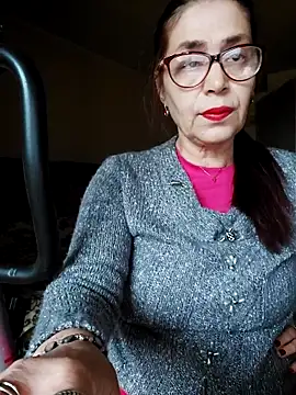 Snapshot of Love_Tina56 chatting on October 2, 2025, 6:42 am Love Tina56 online show from October 2, 2025, 6:42 am