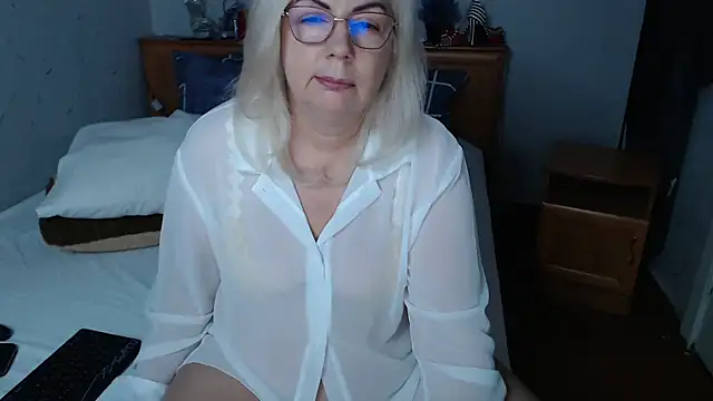 Snapshot of BozhenaNude chatting on May 28, 2026, 2:42 am BozhenaNude online show from May 28, 2026, 2:42 am