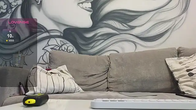 Snapshot of Scout_Avrora chatting on December 5, 2024, 9:17 am Scout Avrora online show from December 5, 2024, 9:17 am