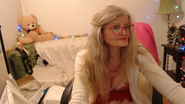 Snapshot of BlairFort chatting on December 22, 2024, 10:58 pm BlairFort online show from December 22, 2024, 10:58 pm