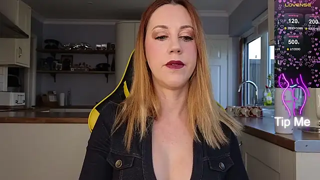 stripmequick online show from February 18, 2025, 10:05 am