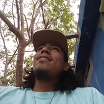 AlexAlejandro13 online show from April 2, 2026, 10:18 pm