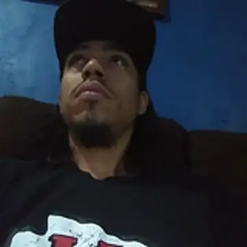 AlexAlejandro13 online show from April 18, 2026, 2:21 pm