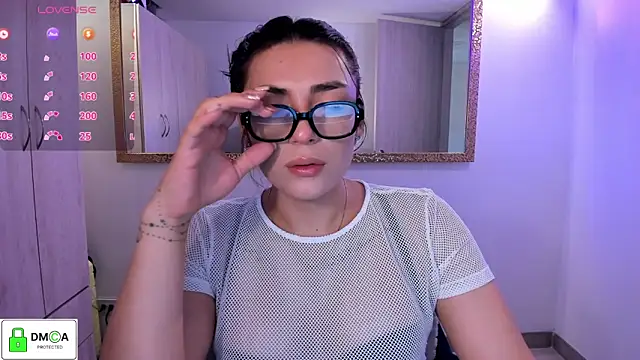 Snapshot of EricaVanderhill chatting on May 28, 2026, 9:56 pm EricaVanderhill online show from May 28, 2026, 9:56 pm