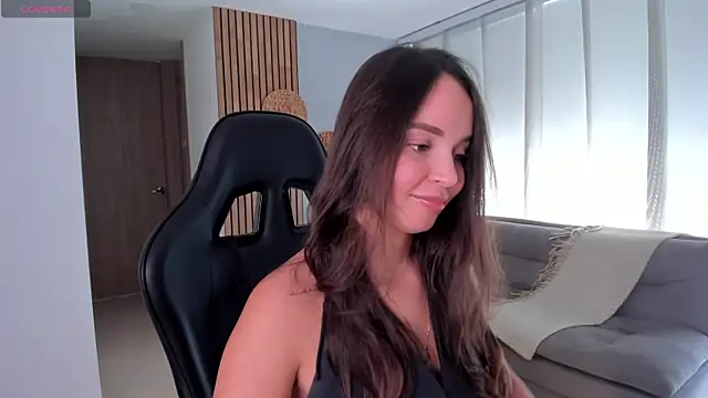 AnnieHallX online show from September 21, 2025, 7:48 pm