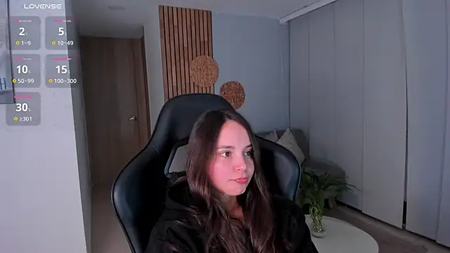 AnnieHallX online show from October 11, 2025, 2:33 am