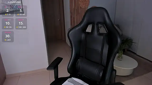 AnnieHallX online show from November 5, 2025, 12:10 am