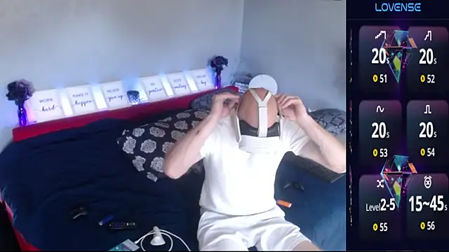 MaxRouger online show from September 26, 2025, 7:18 pm